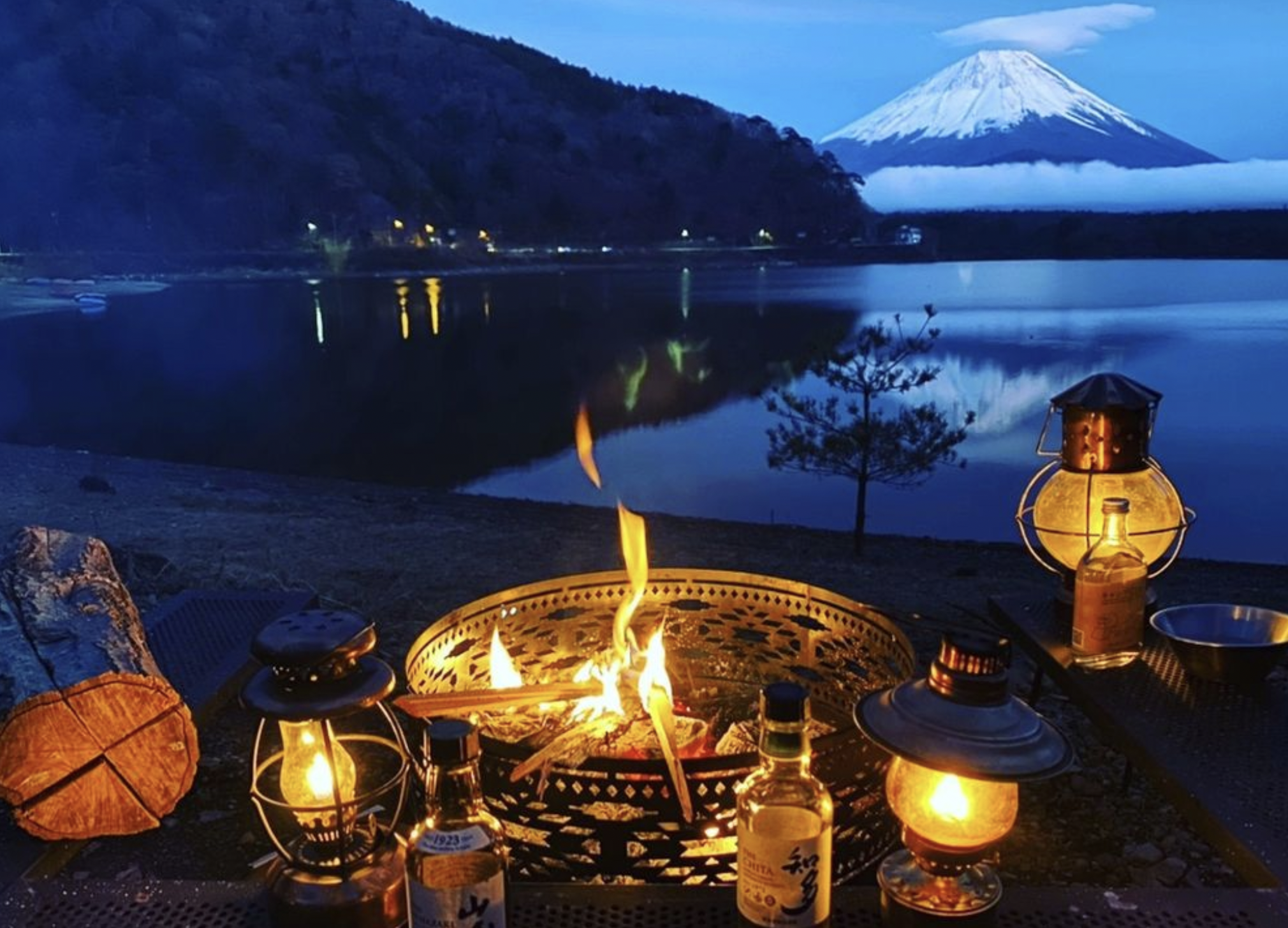 精進 湖 キャンピング コテージ